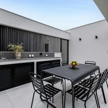 Sanders Elgio Apartament *