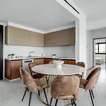 Sanders Elgio Apartment