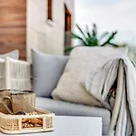 Sanders Elgio Apartment *