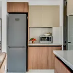 Sanders Elgio Apartment
