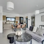 Apartment Sanders Elgio