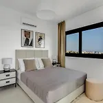 Sanders Elgio Apartment *