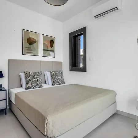 Sanders Elgio Apartmán *