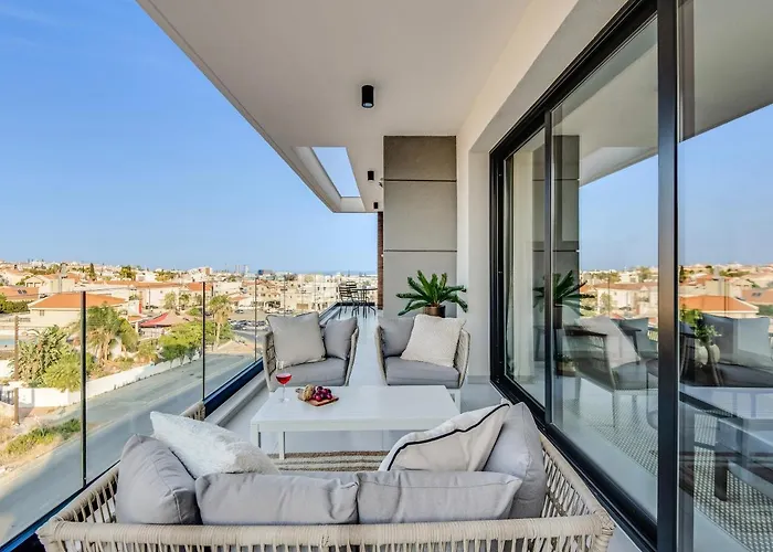 Daire Sanders Elgio Limasol