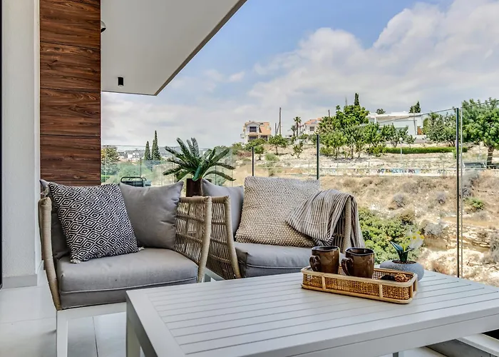 Daire Sanders Elgio Limasol