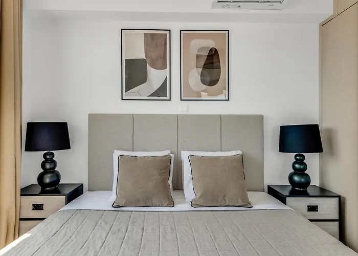 Daire Sanders Elgio *